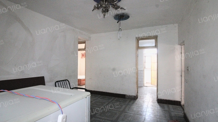 苏铁中路593号二手房实景图