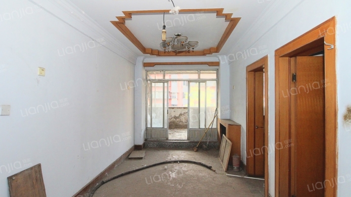 福利院住宅楼二手房实景图