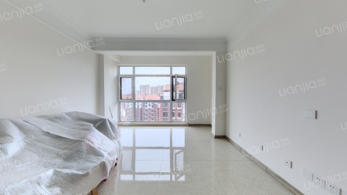 颐海蓝湾二手房实景图