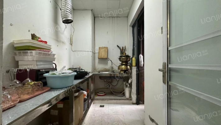 100平大露台 山水原著缇香湾小区 位置当道 可居住-厨房