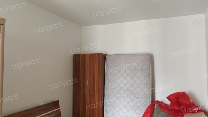 水岸花城好，房源环境好，交通便利。-卧室B