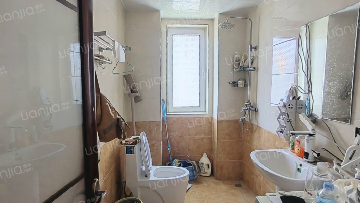 业主换房急售，明厨明卫通透三居，随时看房-卫生间A