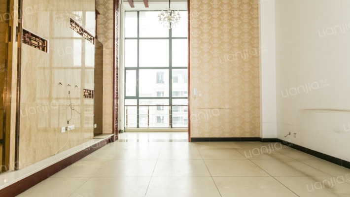 福门水晶悦城，复式，一层137平-客厅