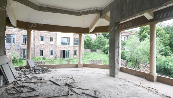 保利半山国际比弗利二手房实景图