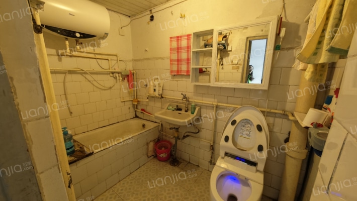 永安小区 3室2厅 南 北-卫生间