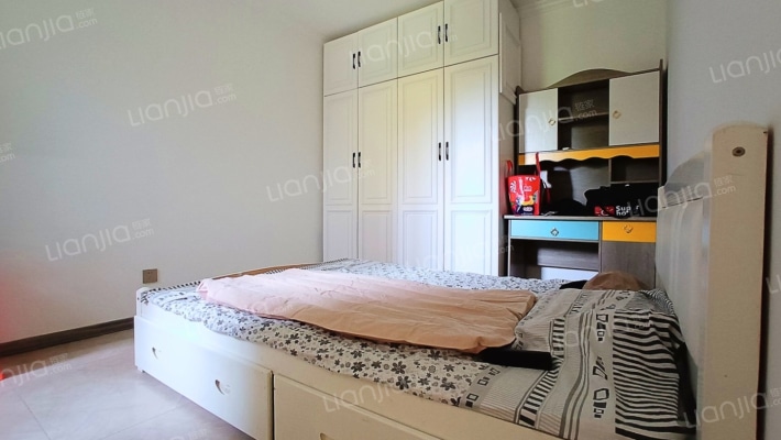 钻石商圈 御景园优质大两居  两层的利用空间 居住舒适-卧室B