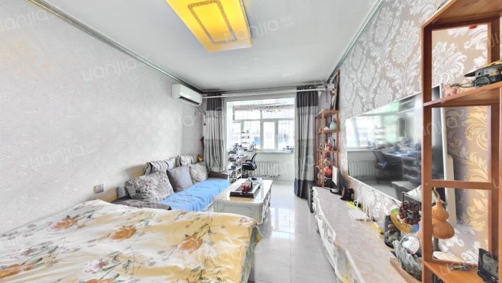 理工一号家属院二手房实景图