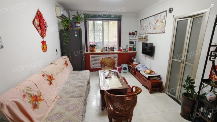 物探局园林社区 两居采光通风好 集中供暖 采光充足-客厅