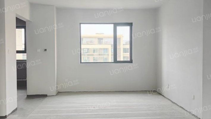 本房是经典三居双卫的户型，南院好楼栋，采光充足-餐厅