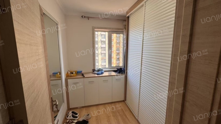 3加1户型 南北通透精装中高层 采光好-卧室D