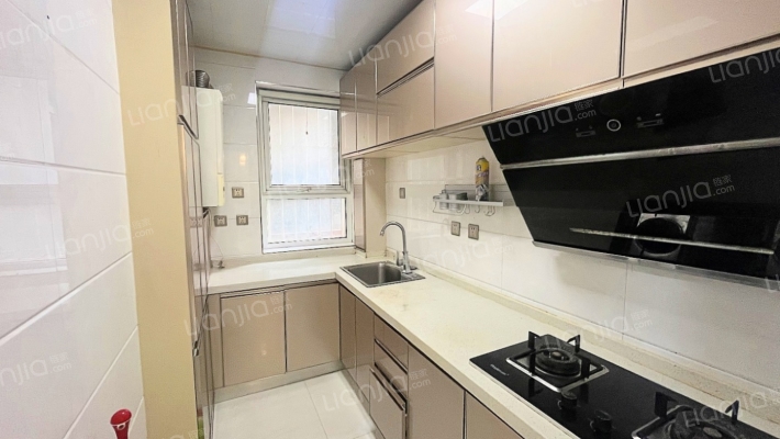 70年大产权，近火车站，一层出行方便-厨房