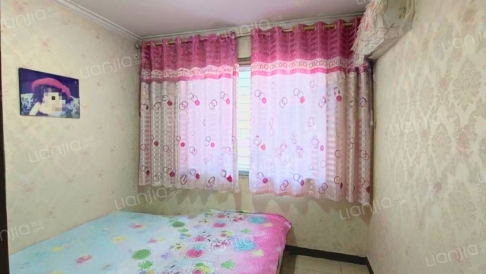 房子南北通透三居，中间楼层，双卫，精装-卧室B