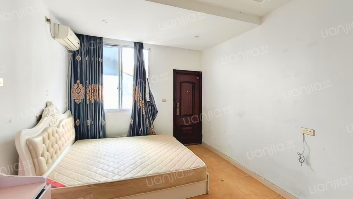 龙华生活区A区二手房实景图