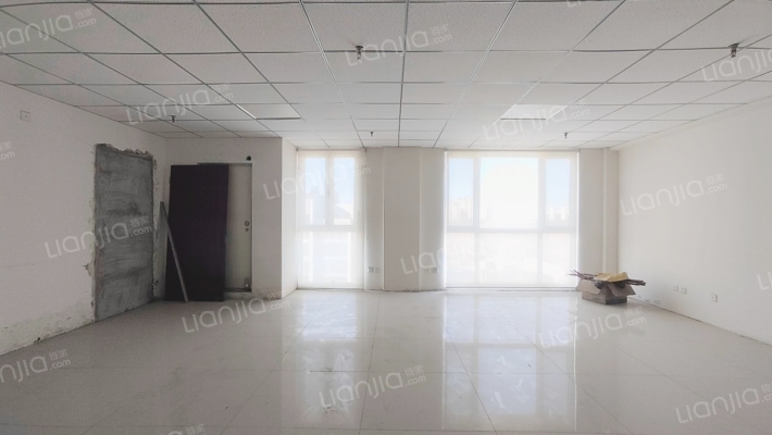 港基中心二手房实景图