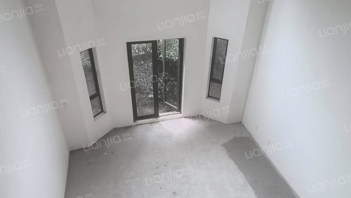 保利莱茵庄园二手房实景图