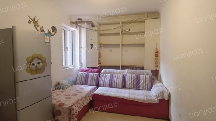 水尚仁佳 1室1厅 南-客厅