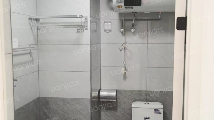 房子房本满两年，精装修，看房子有钥匙。-卫生间