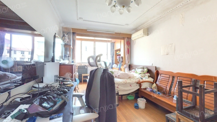 闸殷路195弄二手房实景图