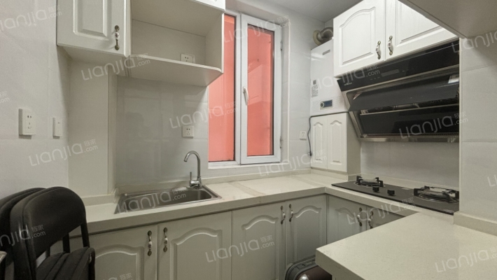 别墅区的平层住宅 环境优美生活舒适安逸.............-厨房