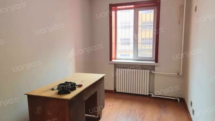 三样户型，南北通透，双阳台，小区停车方便-卧室B