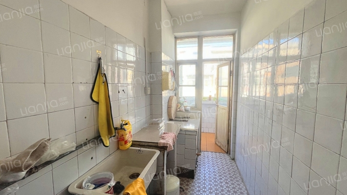 70年大产权 南北通透三居室 低总价带小房 满五不唯一-厨房