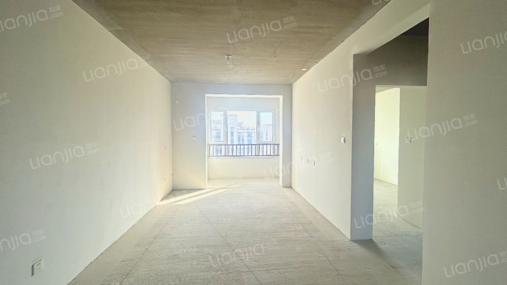 隆基泰和铂悦山二手房实景图