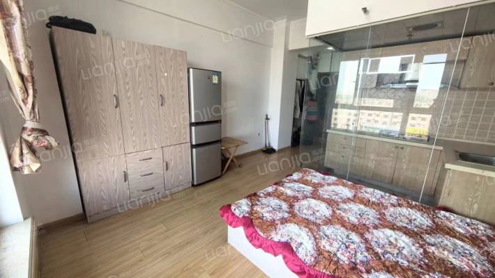 万龙第八城F区二手房实景图