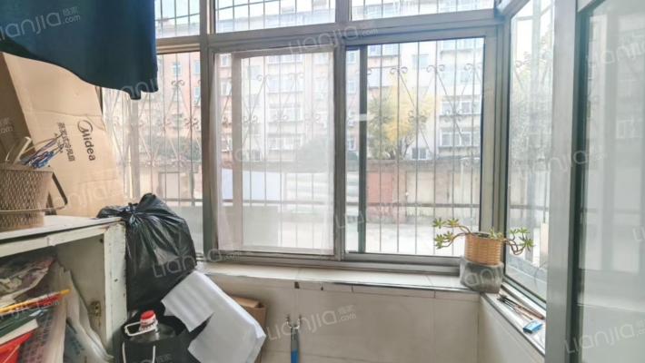 研制厂小区 2室1厅 南 北-阳台