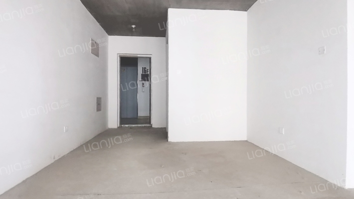 业主诚心出售 价格可谈 南北通透三居室，有房本带车位-餐厅