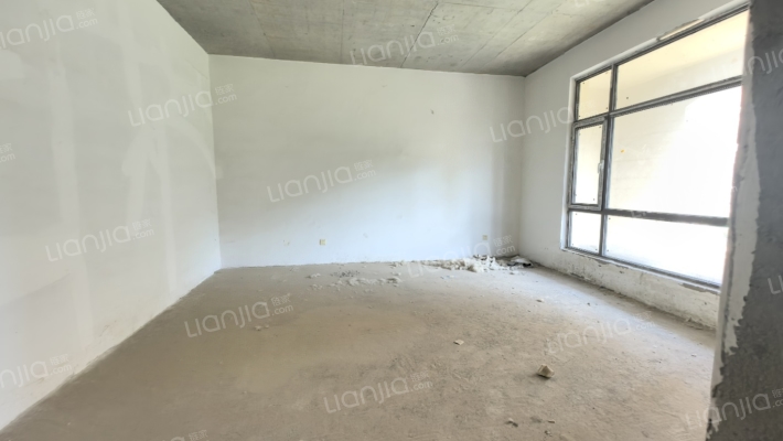 此房产证满二，大花园，带车库，诚意出售。-卧室A