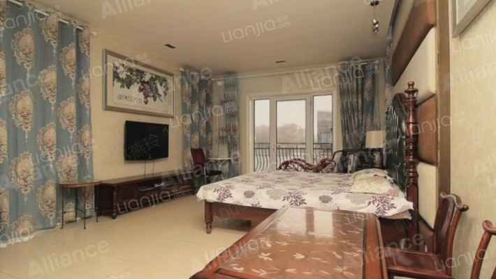 此房带装修，带660平米大院子，交通便利，小区环境好-卧室B