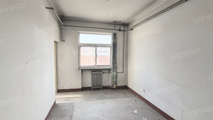 范阳主路 二康旁 停车方便 满五年 有露台-卧室D