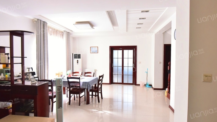 比佛利二手房实景图