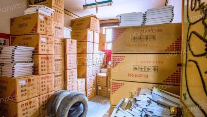 小区发展成熟，空气清新，适合居住!-卧室A