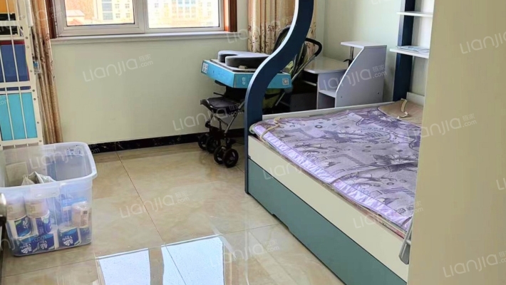 开发区  京中美居 精装两居室  房本满二-书房