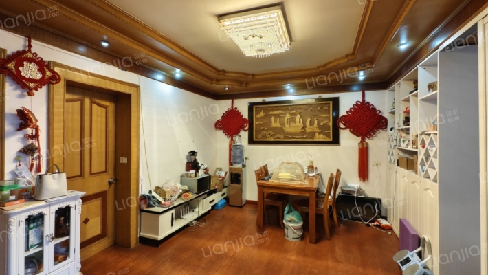 天河街95号小区二手房实景图