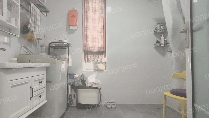 南北通透大三居，户型方正，采光好。-卫生间B