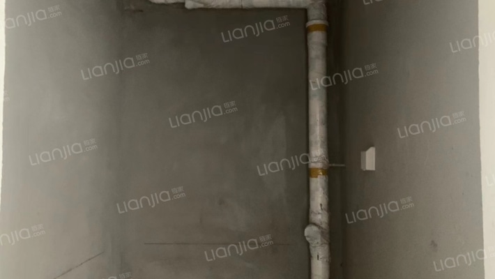 满五唯一大三居，采光视野好，交通配套完善-卫生间