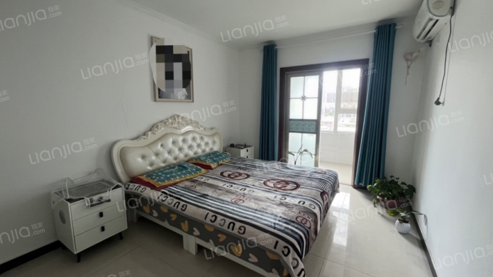 冠云路大产权，南北通透精装修，有房本可过户-卧室B