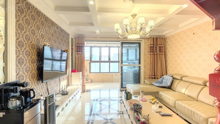 皇冠国际社区二期二手房实景图