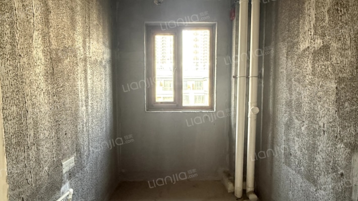 上叠 带露台跟小院，距离北京仅1900米，京西南大门-卫生间A