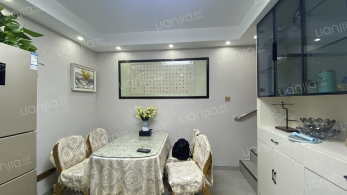 中级法院宿舍二手房实景图