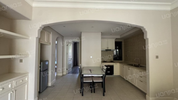 绿城蓝湾小镇·蝶兰轩北区二手房实景图