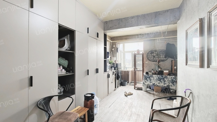 校尉营信息物价局宿舍二手房实景图