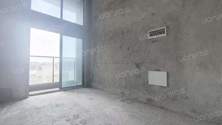 臻铂公馆二手房实景图