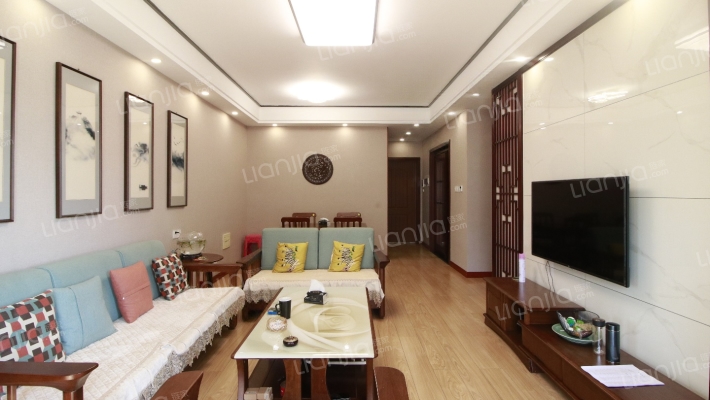南河金域香江 精装两室 带车位 中式风格 地段繁华-客厅
