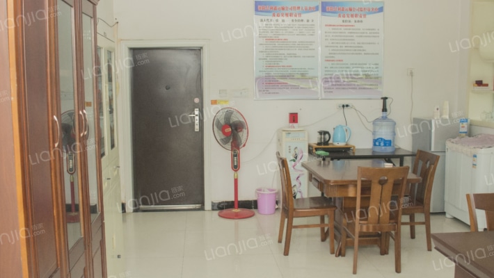 车站家属楼二手房实景图