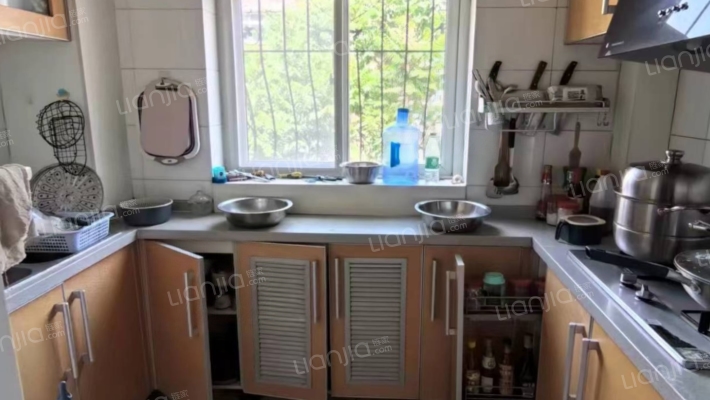 范阳路 通透户型 邻医院 教育 站牌 菜市  公园 税费低-厨房