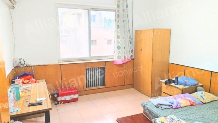 范阳路沿线房本满五 实用面积大 无遮挡-卧室C