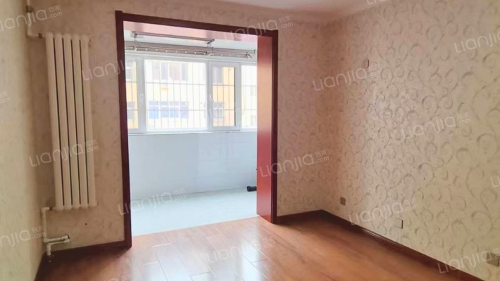 三样户型，南北通透，双阳台，小区停车方便-卧室C